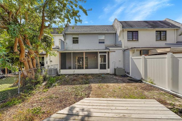 1237 Seaview 1237, North Lauderdale, FL 33068