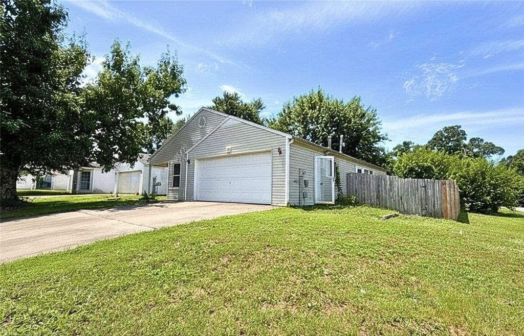 1309 Lo Mar Street, Bentonville, AR 72712