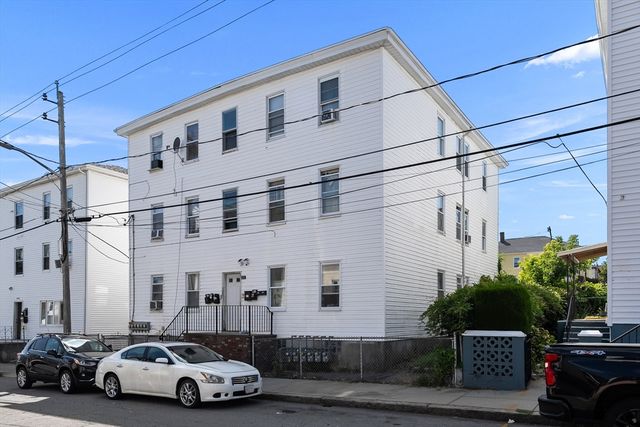 218 Plain St, Fall River, MA 02723
