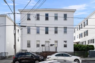 218 Plain St, Fall River, MA 02723