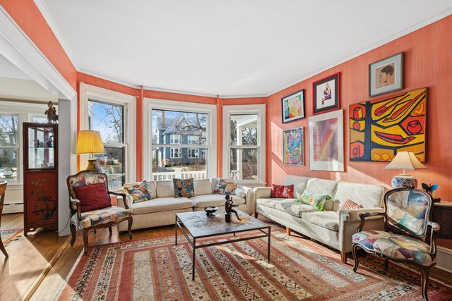 922 Forest Avenue, Wilmette, IL 60091