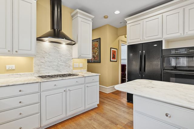 922 Forest Avenue, Wilmette, IL 60091