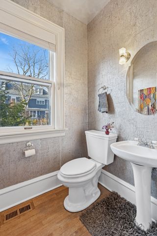 922 Forest Avenue, Wilmette, IL 60091