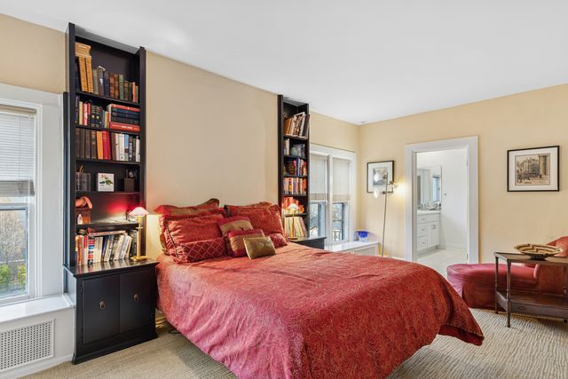 922 Forest Avenue, Wilmette, IL 60091