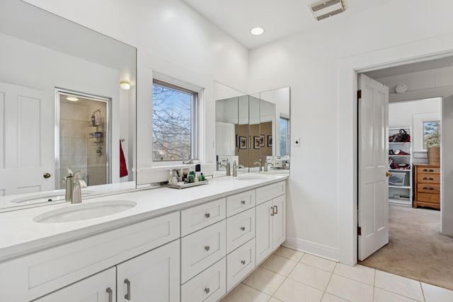 922 Forest Avenue, Wilmette, IL 60091