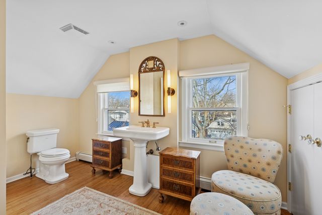 922 Forest Avenue, Wilmette, IL 60091