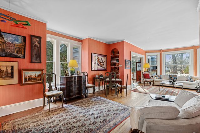 922 Forest Avenue, Wilmette, IL 60091