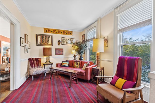 922 Forest Avenue, Wilmette, IL 60091