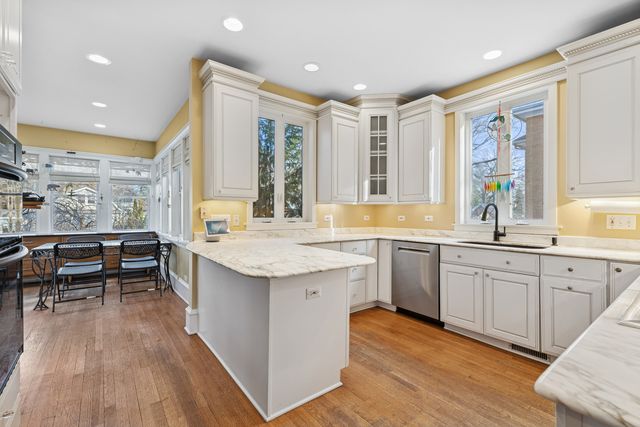 922 Forest Avenue, Wilmette, IL 60091