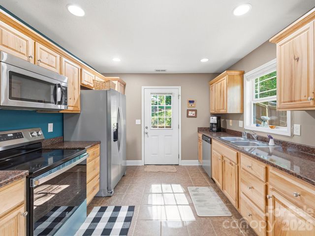 24 Hilldale Road, Asheville, NC 28803