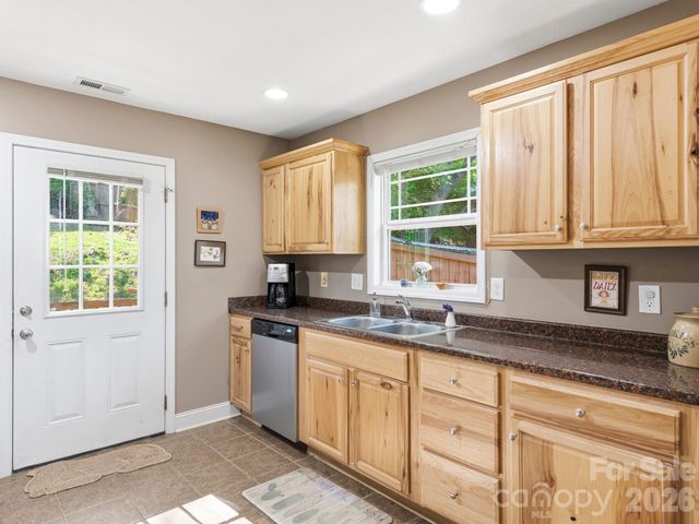24 Hilldale Road, Asheville, NC 28803