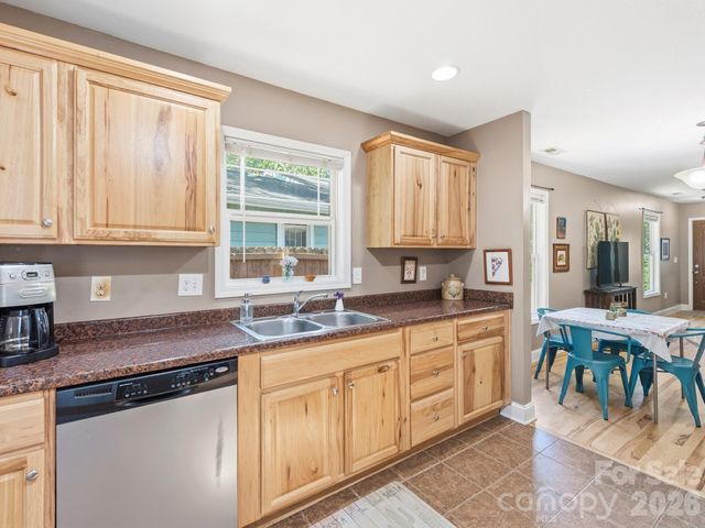 24 Hilldale Road, Asheville, NC 28803