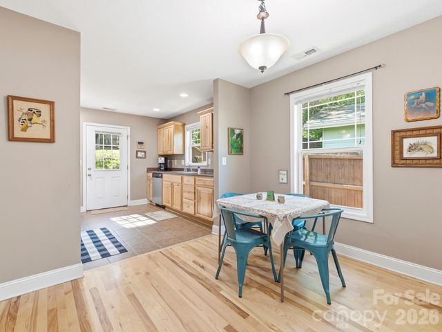 24 Hilldale Road, Asheville, NC 28803
