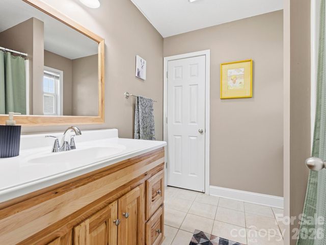 24 Hilldale Road, Asheville, NC 28803