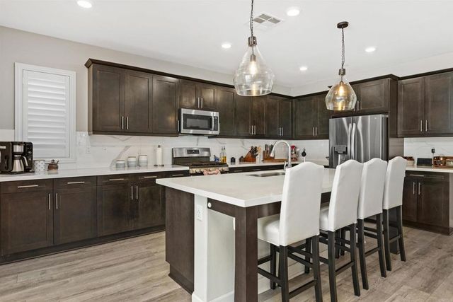 21711 Deer Grass Drive, Escondido, CA 92029