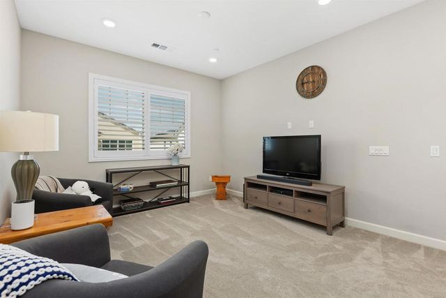 21711 Deer Grass Drive, Escondido, CA 92029