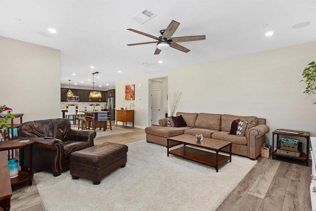 21711 Deer Grass Drive, Escondido, CA 92029