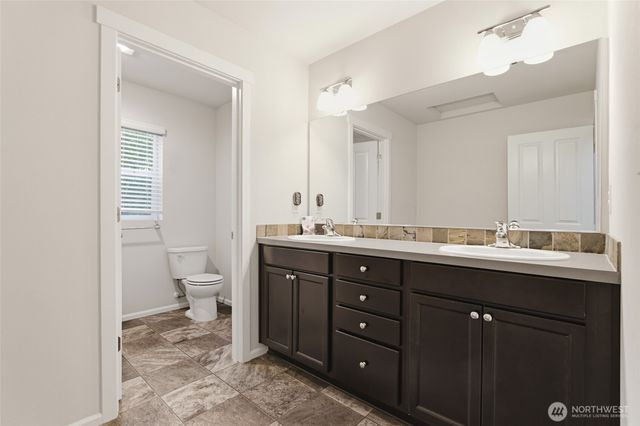 914 O'Farrell Lane NW, Orting, WA 98360