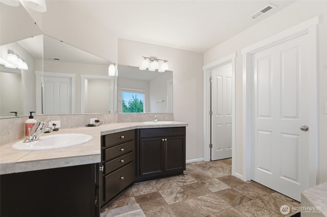 914 O'Farrell Lane NW, Orting, WA 98360