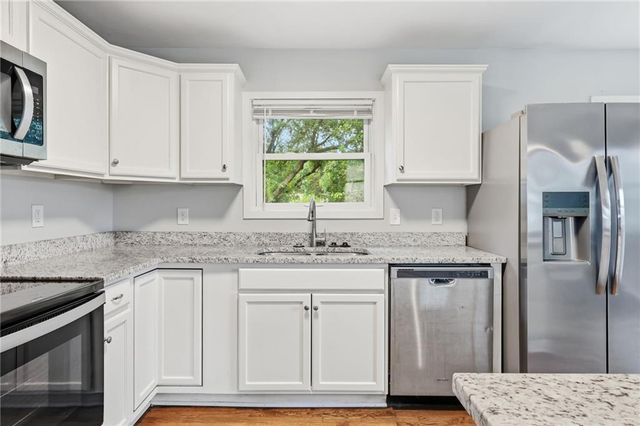 4912 N Smalley Avenue, Kansas City, MO 64119