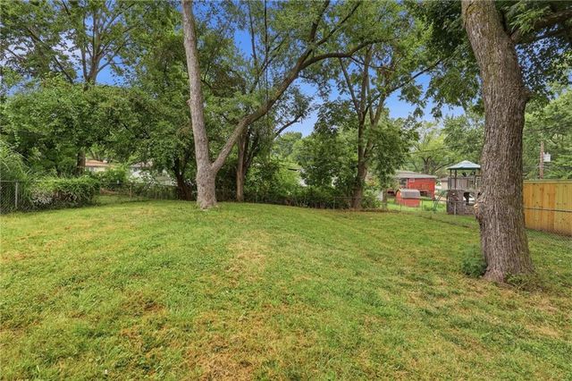 4912 N Smalley Avenue, Kansas City, MO 64119
