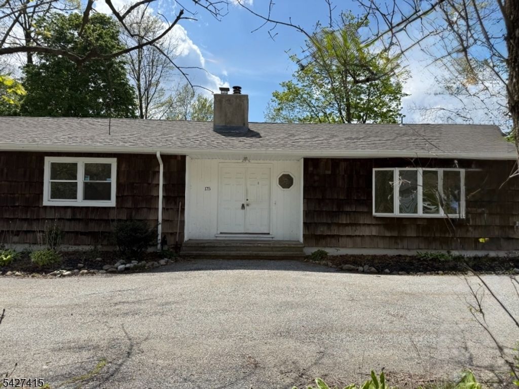 175 Highland Lakes Rd, Vernon Twp., NJ 07422