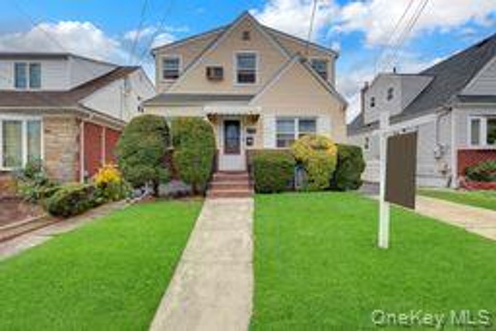 411 New Hyde Park Road, New Hyde Park, NY 11040 — exterior
