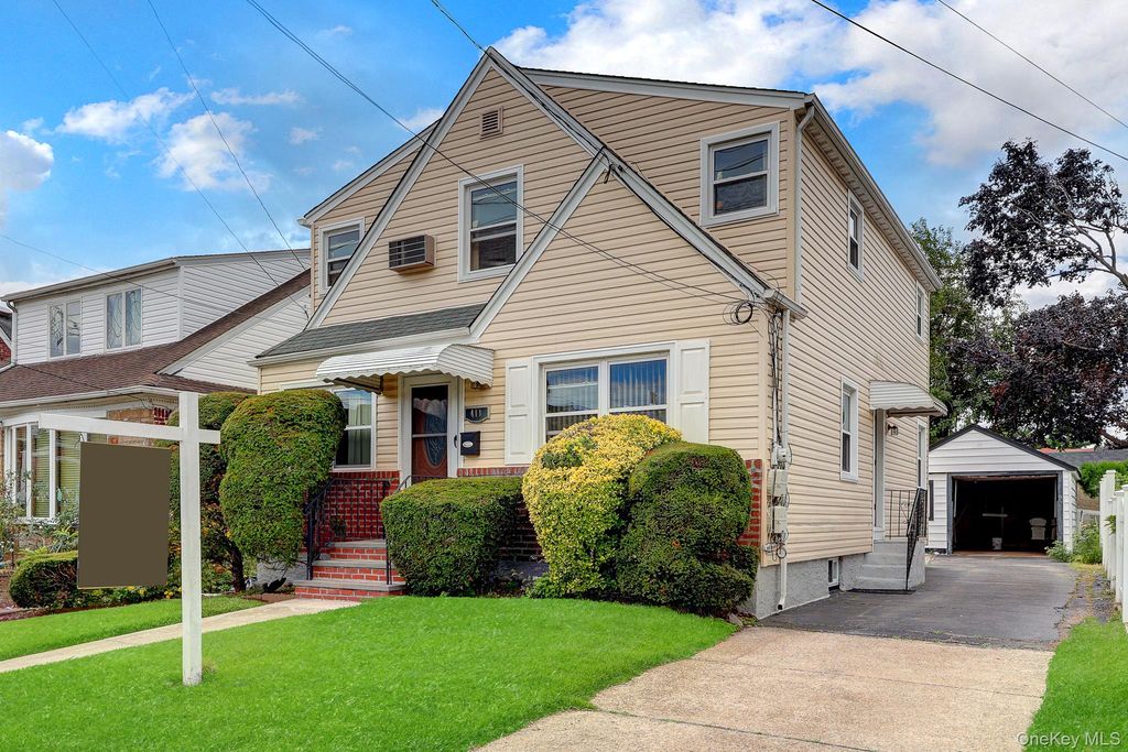411 New Hyde Park Road, New Hyde Park, NY 11040 — photo 2