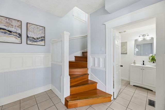 2504 E 24th Street, Oakland, CA 94601