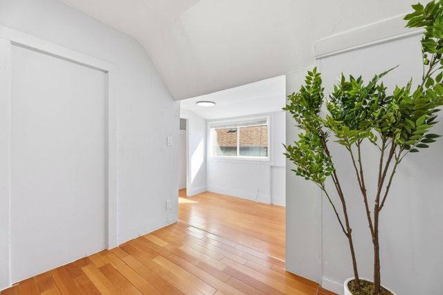 2504 E 24th Street, Oakland, CA 94601