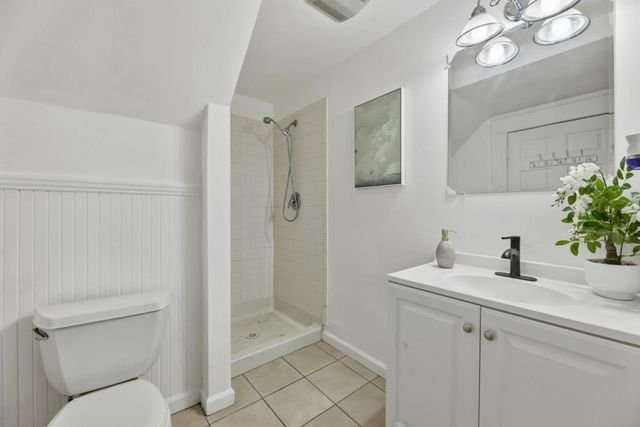 2504 E 24th Street, Oakland, CA 94601