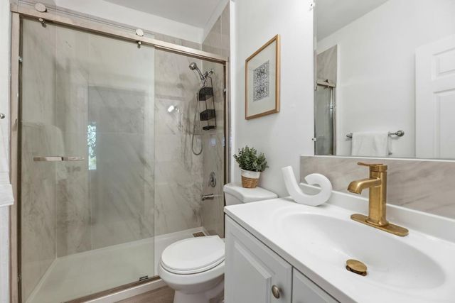 2504 E 24th Street, Oakland, CA 94601