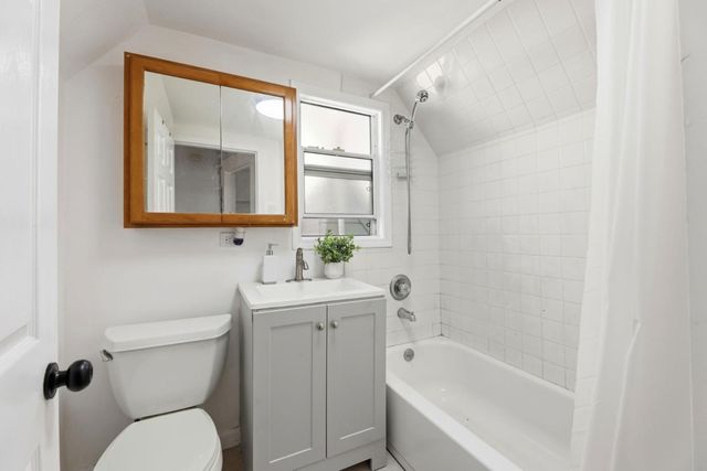 2504 E 24th Street, Oakland, CA 94601