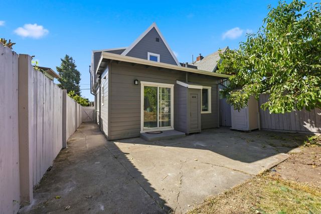 2504 E 24th Street, Oakland, CA 94601