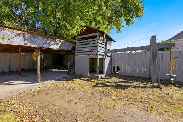 2504 E 24th Street, Oakland, CA 94601