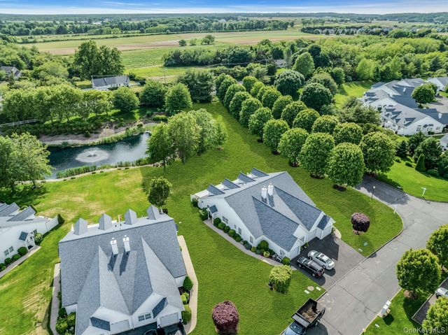 1 Summerfield Lane S, Aquebogue, NY 11901