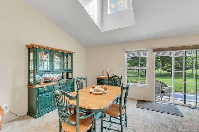 1 Summerfield Lane S, Aquebogue, NY 11901