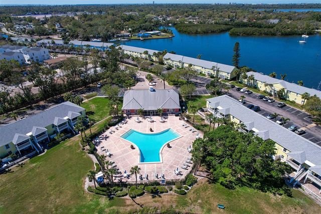 249 POMPANO DRIVE SE D, St Petersburg, FL 33705