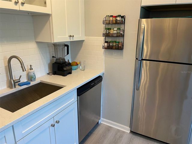 249 POMPANO DRIVE SE D, St Petersburg, FL 33705