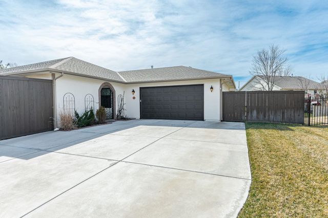 217 S Maple Dunes St, Wichita, KS 67235