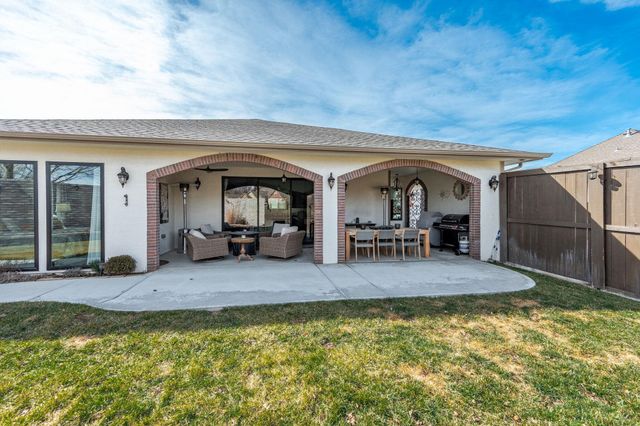 217 S Maple Dunes St, Wichita, KS 67235