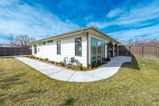 217 S Maple Dunes St, Wichita, KS 67235