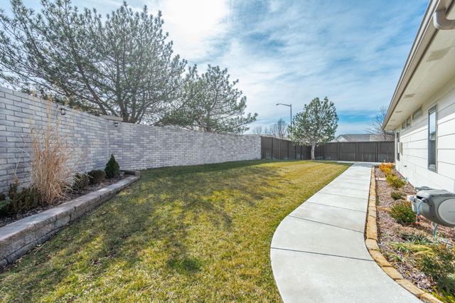 217 S Maple Dunes St, Wichita, KS 67235