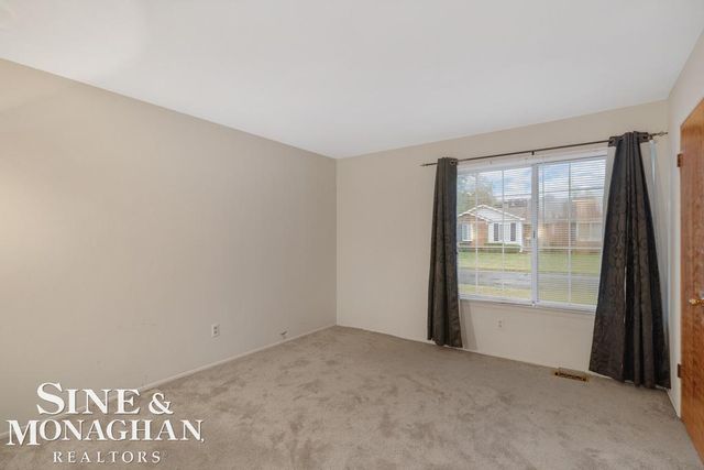 22727 Shoreview Court, St Clair Shores, MI 48082