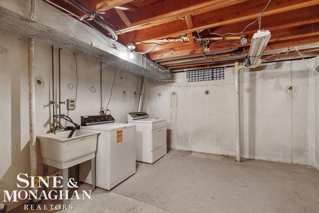 22727 Shoreview Court, St Clair Shores, MI 48082