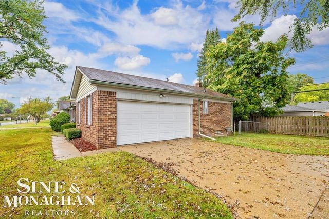 22727 Shoreview Court, St Clair Shores, MI 48082