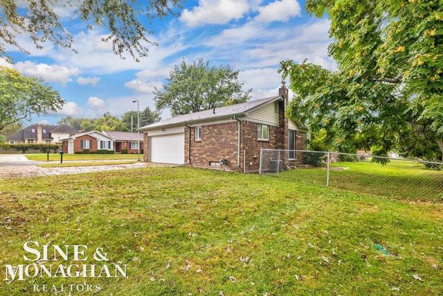 22727 Shoreview Court, St Clair Shores, MI 48082
