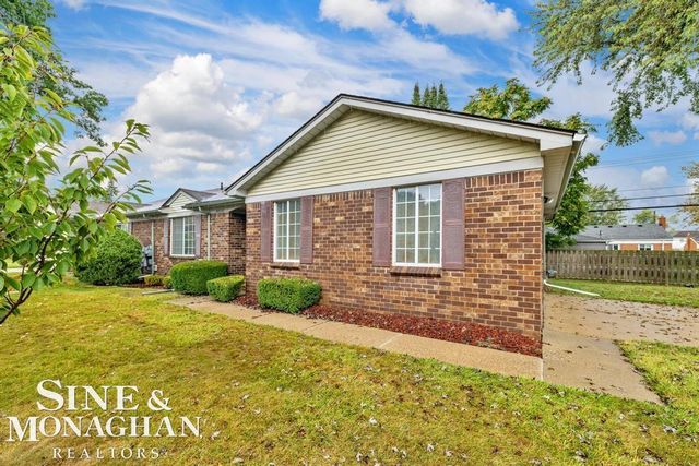 22727 Shoreview Court, St Clair Shores, MI 48082