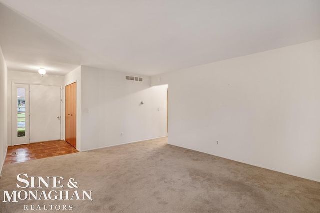 22727 Shoreview Court, St Clair Shores, MI 48082