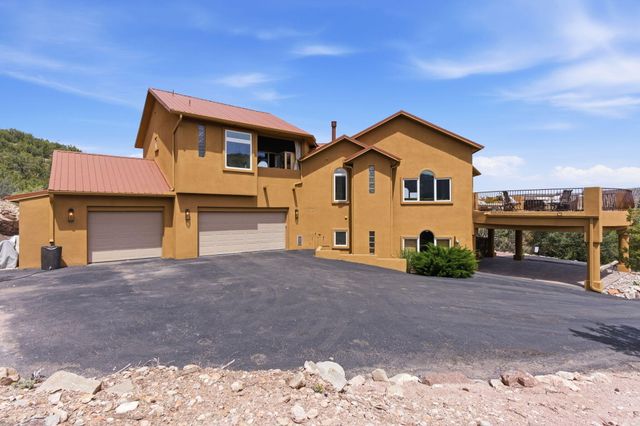 928 State Highway 165, Placitas, NM 87043